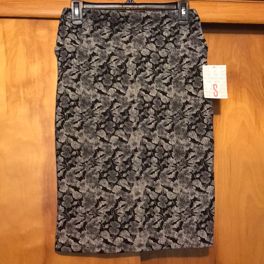 Lularoe Small Cassie Skirt